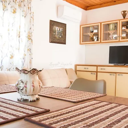 Apartment Lothiko House With Big Yard Karpathos Town (Pigadia)